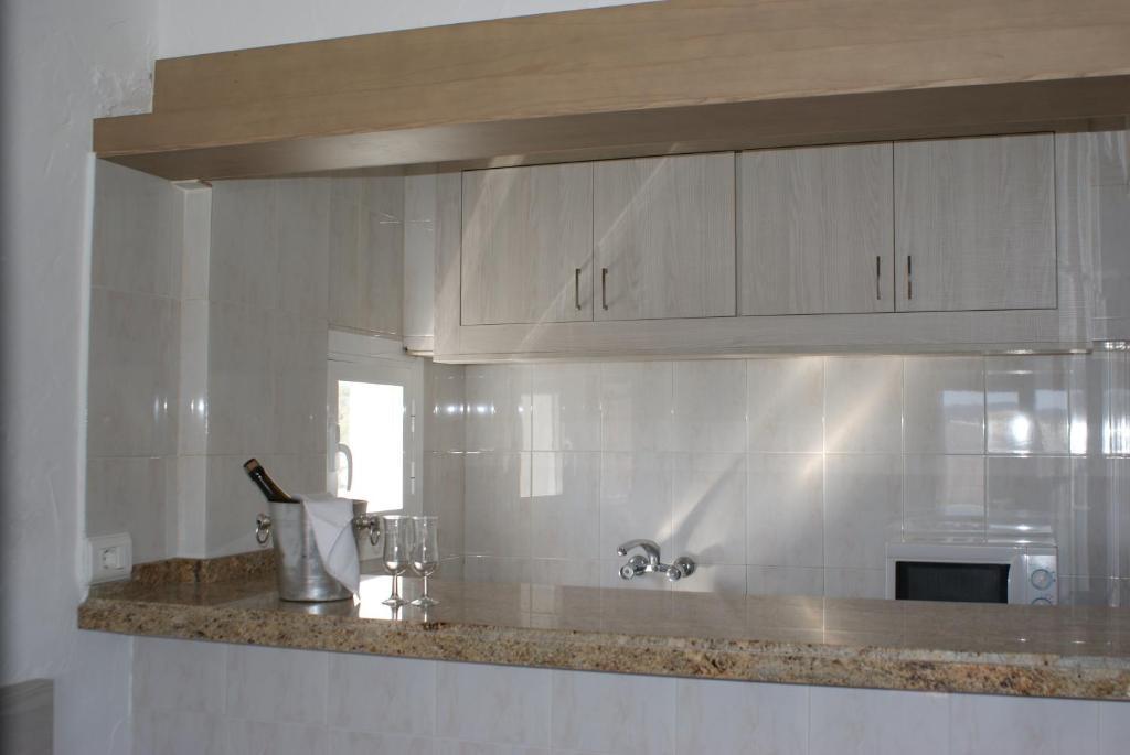 Apartamentos El Moro San Antonio  Bilik gambar